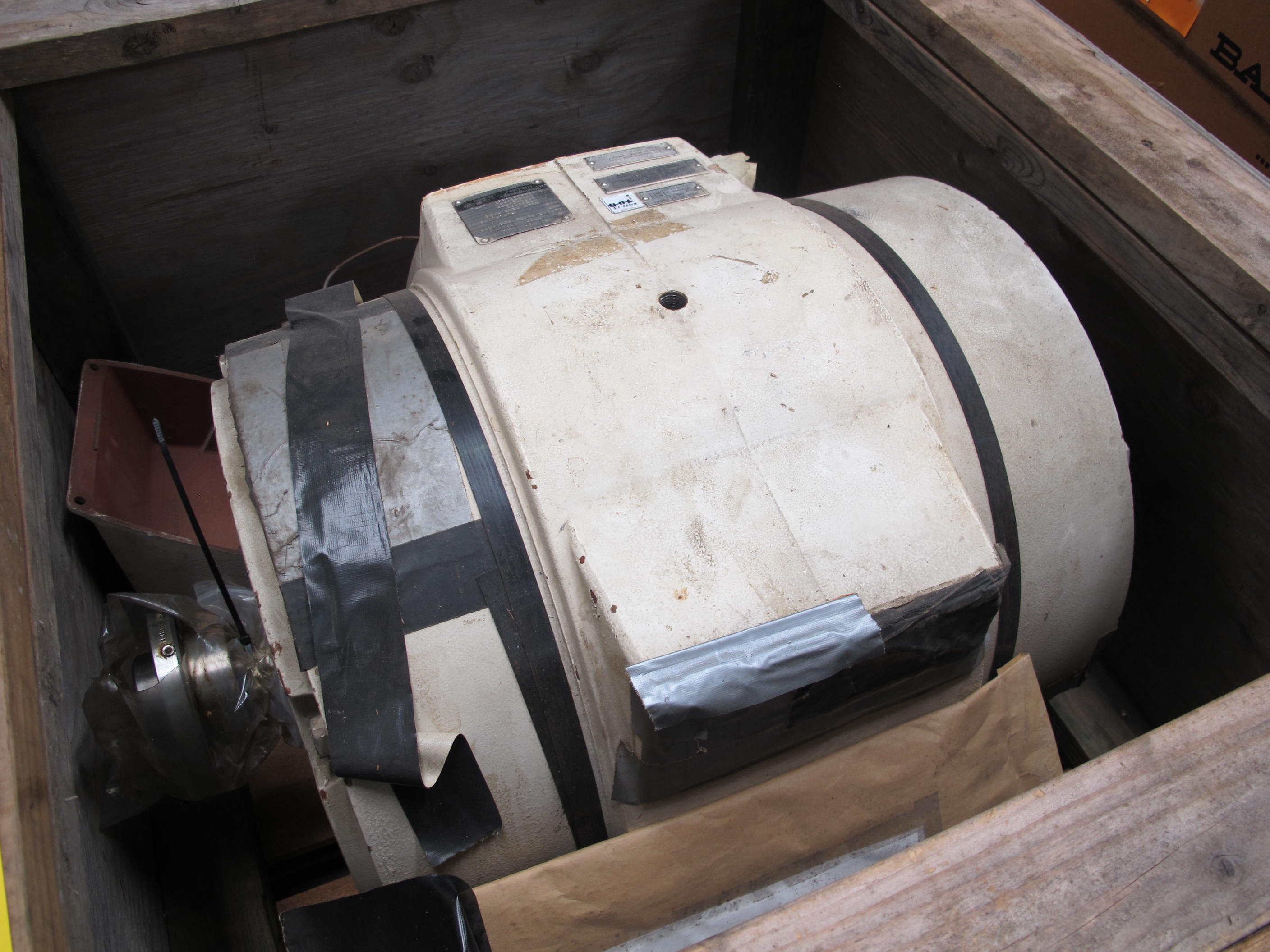 MOTOR, ELECTRIC TYPE, 100 HORSEPOWER, 460V, 3 PHASE ELEC RATING, 1800 RPM, 404TS FRAME, 118FLA AMPS, 1.15 SERVICE FACTOR. NEMADESIGN C, INSULATION H, 40 DEGREE C AMBIENT, WEIGHT 830 LBS 120W, 480V SPACE HEATER (W-44) LOADING & HANDLING FEE $15-